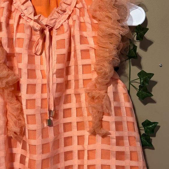 🛑 SOLD~Coral Top - Picture 2 of 6